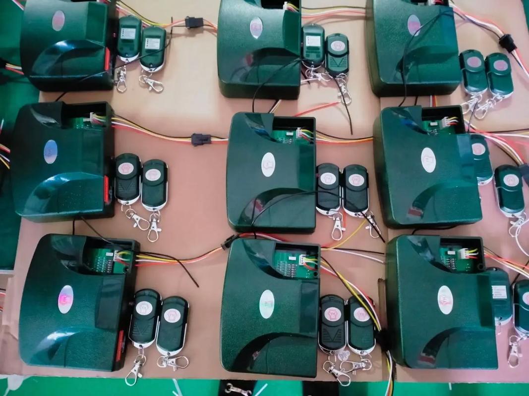 電動(dòng)門(mén)遙控器,卷簾門(mén)遙控器,電卷門(mén)撥碼控制器